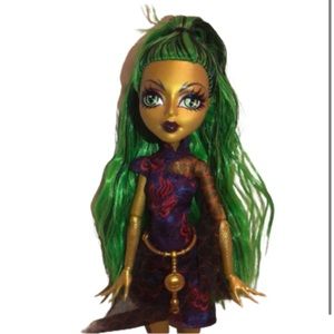 Monster High Jinafire Long Scaris City of Frights